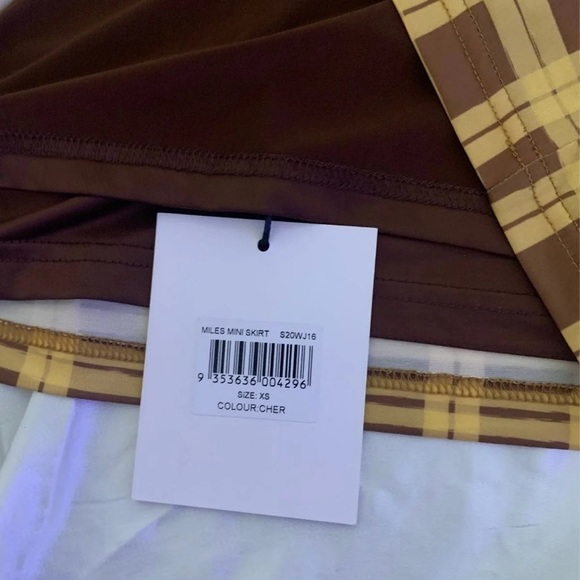 NWT With Jean Miles mini skirt - Picture 4 of 9